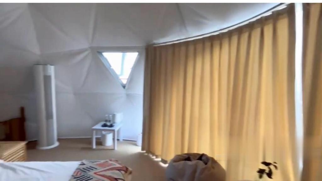 Caravans Park & Glamping Tents In The Vineyard Villa Turda Esterno foto